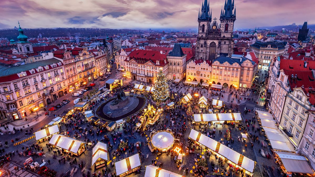 Praha chce nové trasy pro turisty, aplikaci či známku pro obchody